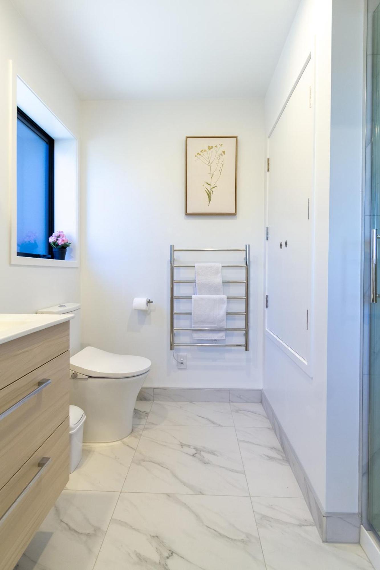 Luxury Studio With Balcony - Close To Supermarket Christchurch Eksteriør bilde